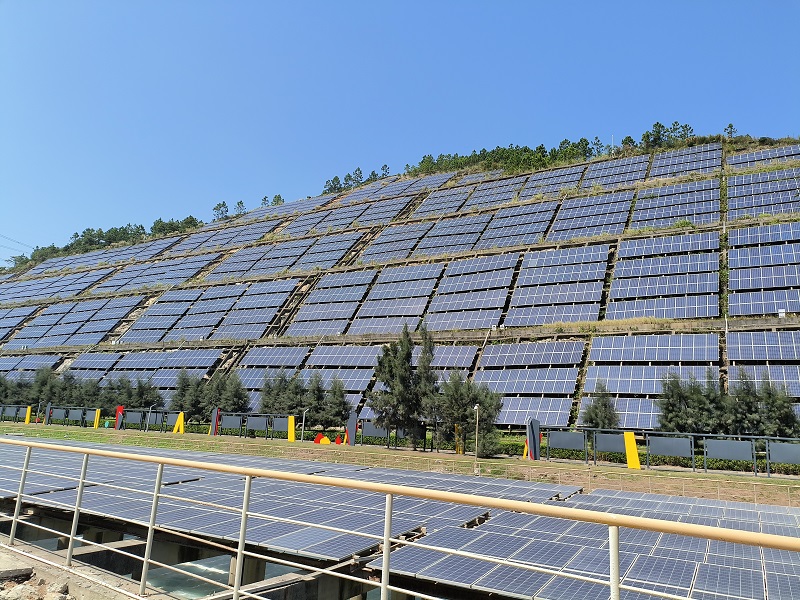 How to know a solar panel is working?