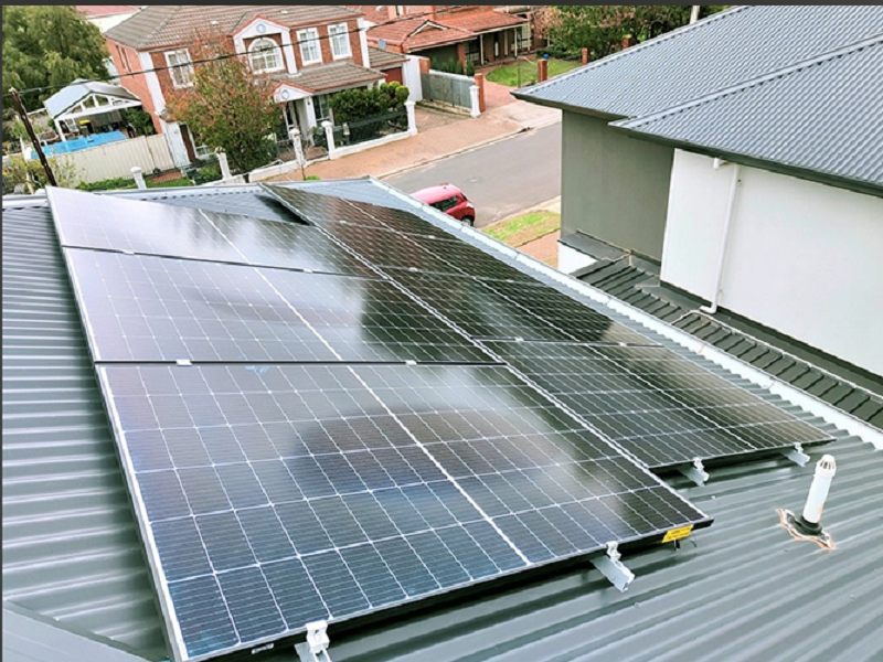 Solar lithium battery