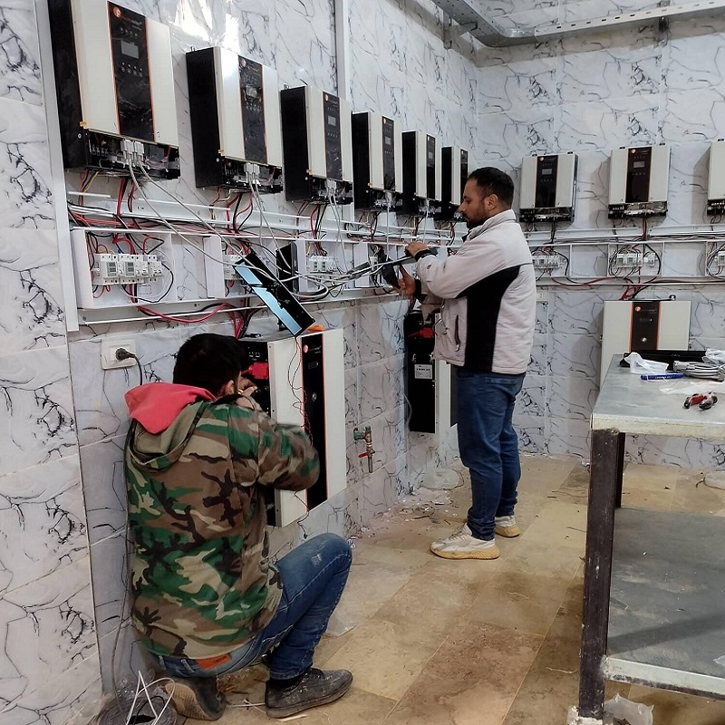 Can solar inverter charge battery?