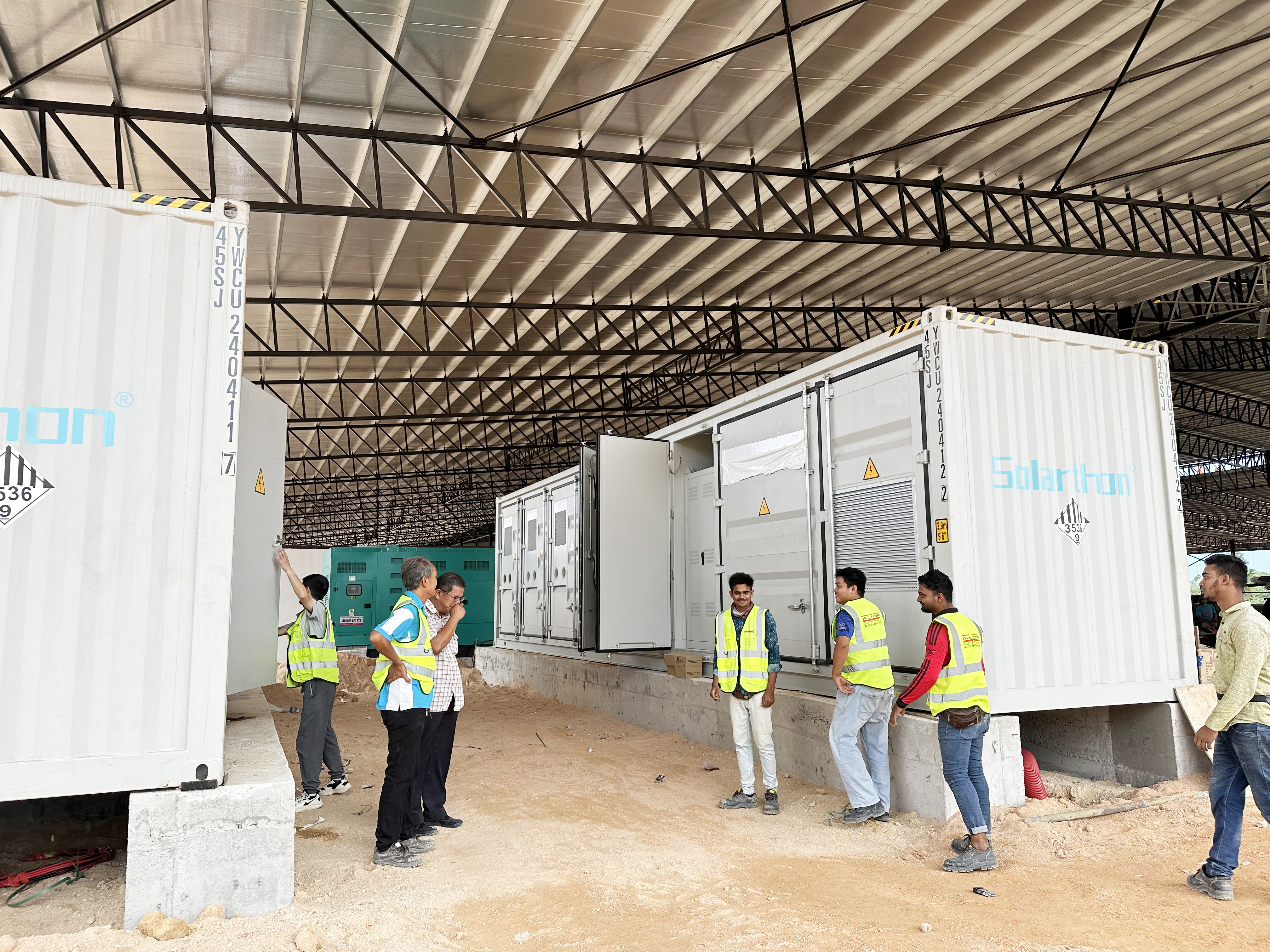 hybrid solar panel inverter