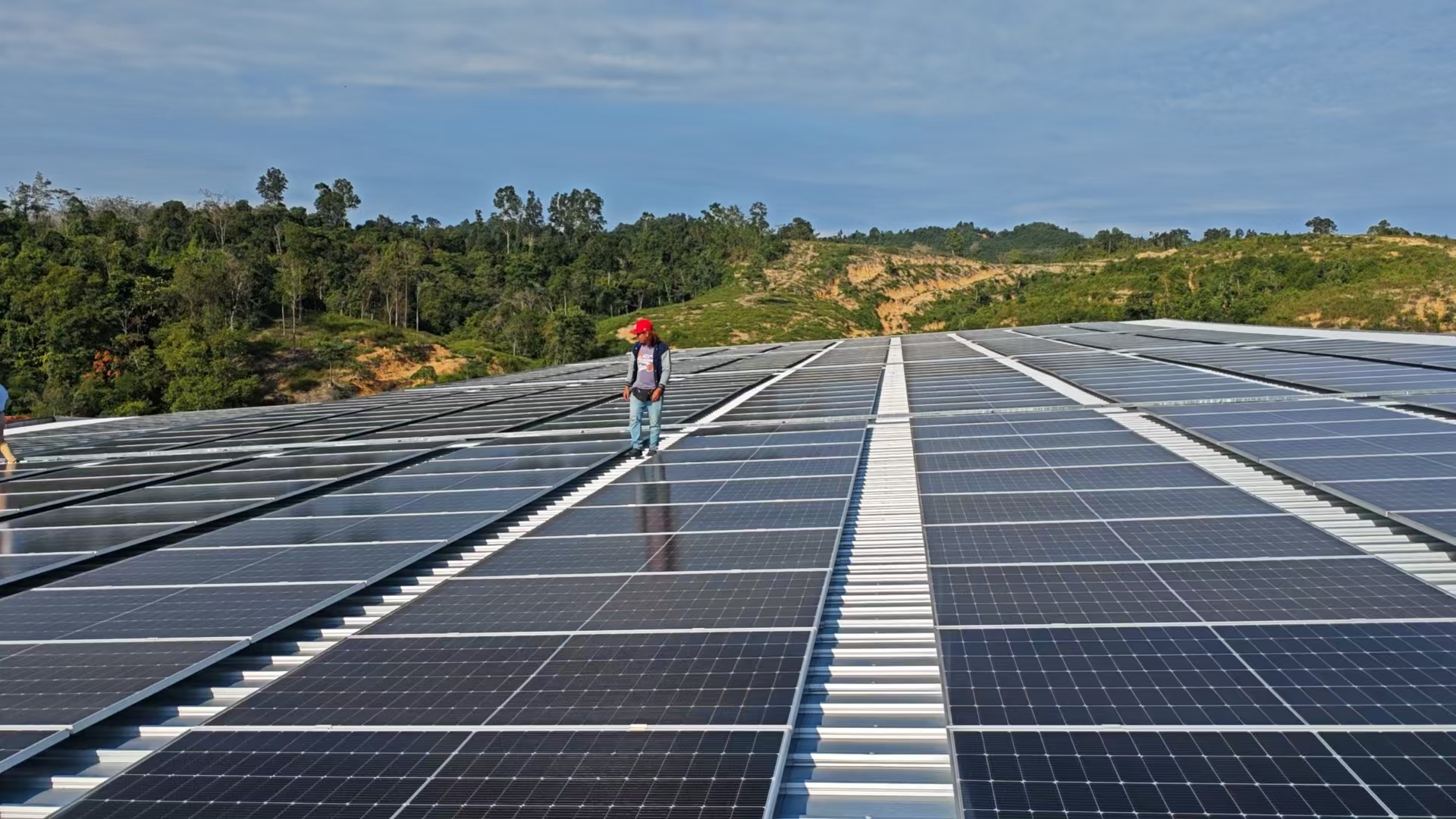 Solar lithium battery