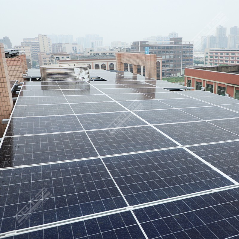 Off grid solar inverter