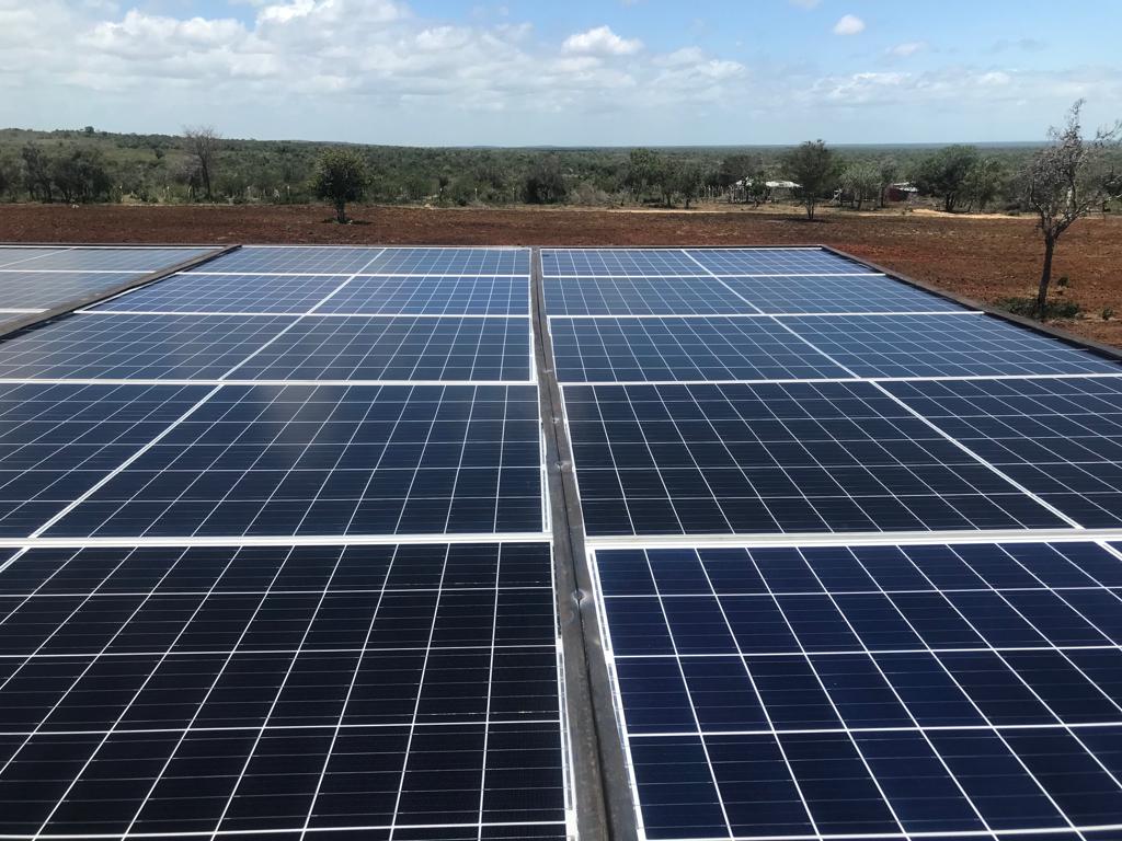 Off grid solar inverter