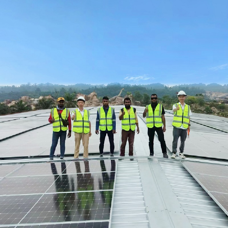 How many solar panels do I need for a 3 bedroom house?