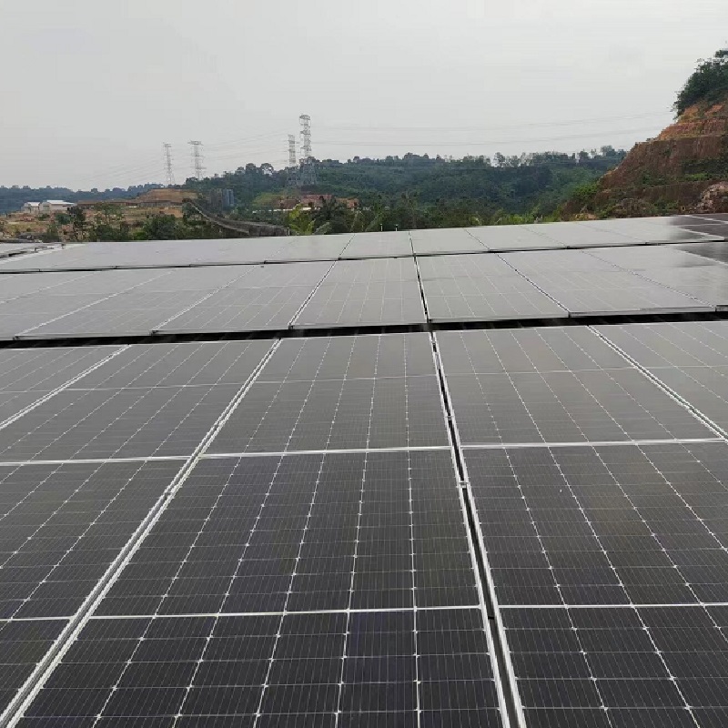 What is a solar battery and how does it work?