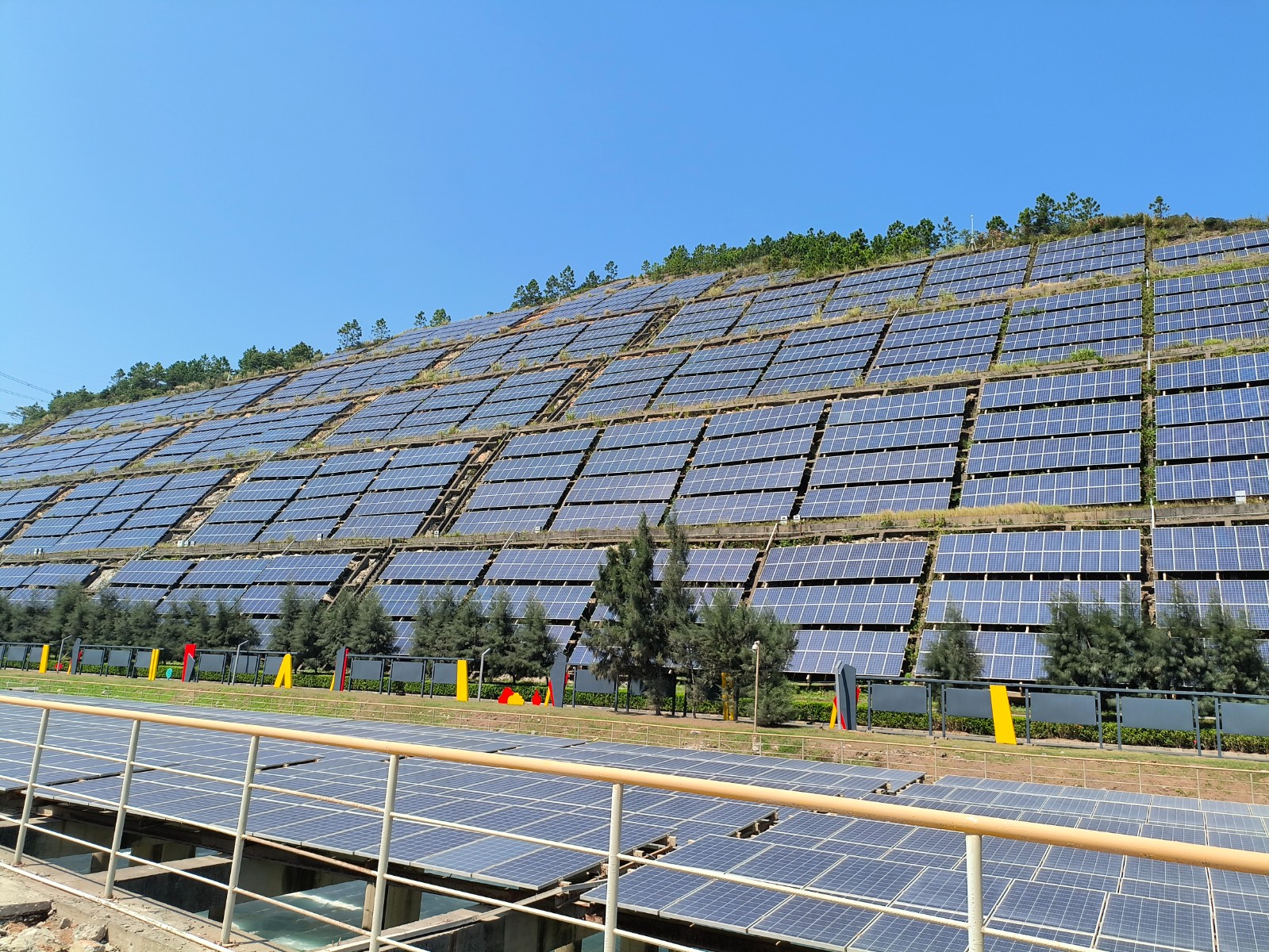 solar panel lithium battery solar panel lithium battery
