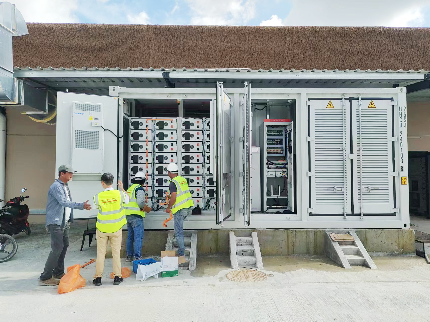 three-phase inverter