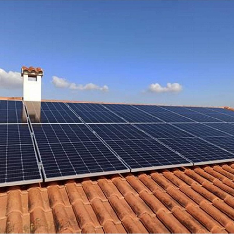 Fonctionnement d'un onduleur solaire hybride et d'un système photovoltaïque raccordé au réseau