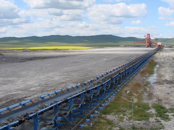 Flexible Anordnung, geeignet für die Förderung von Minenmaterial