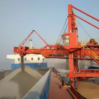 Sprzęt do załadunku materiałów sypkich w portach