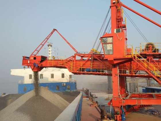 Equipment For Loading Bulk Materials In Ports