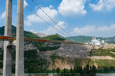 Hängebrückenförderer