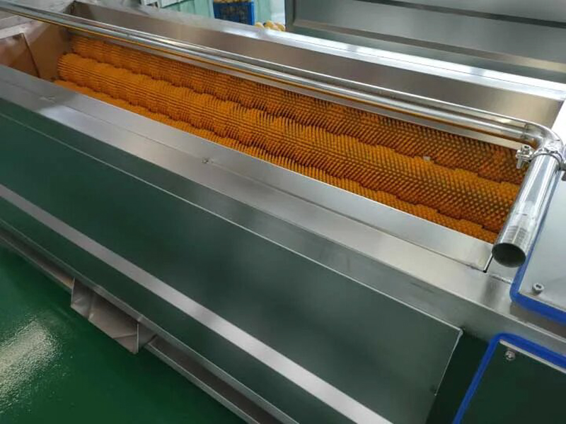 Automatic wool roller mud cleaning machine