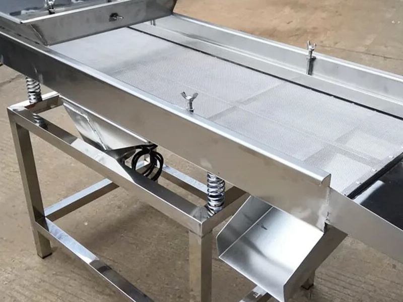 Stainless steel vibrating screen machine