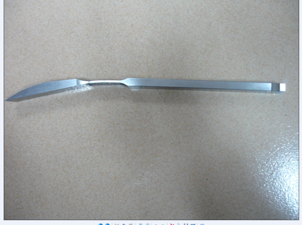 Noyau flexible dans des moules en plastique