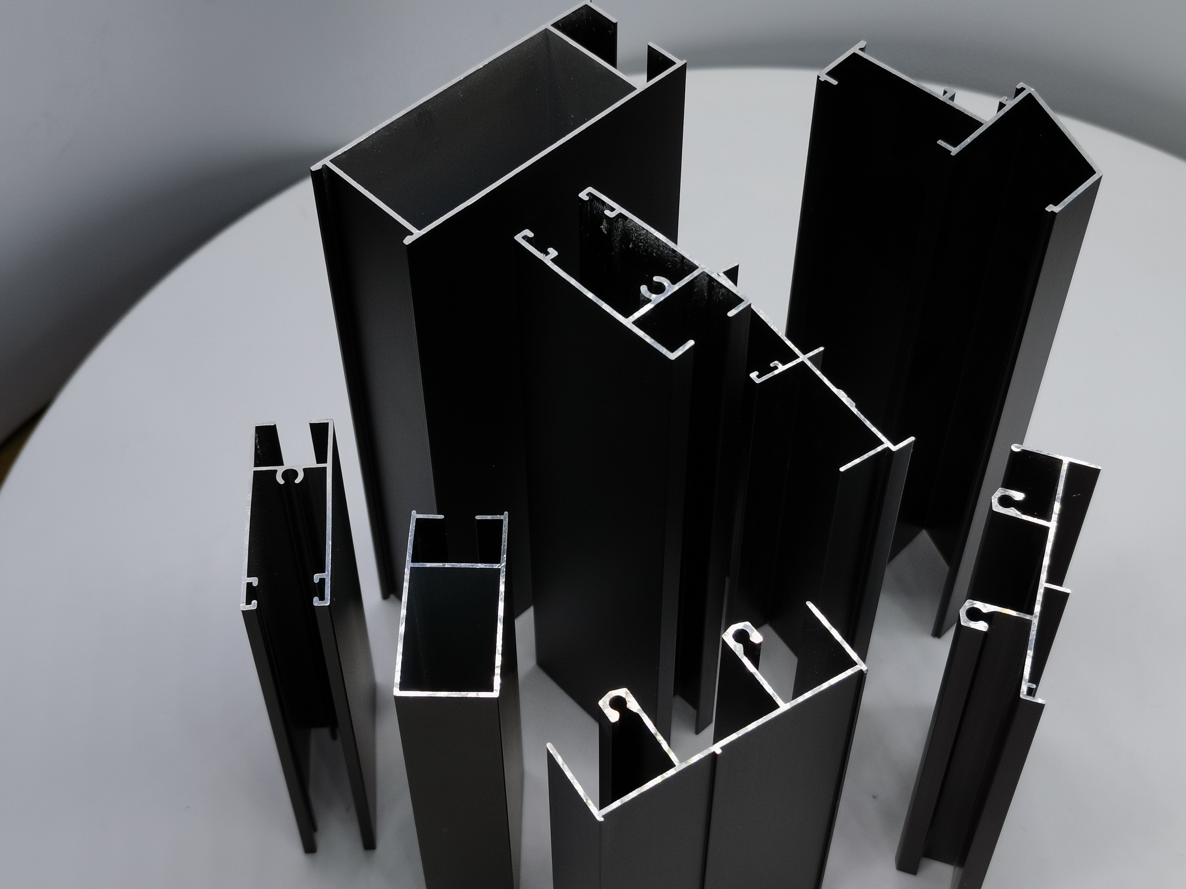 Professional wholesale supplier of aluminum profiles, quality assurance