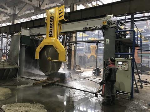 Gutes Schneiden in der Steinfabrik