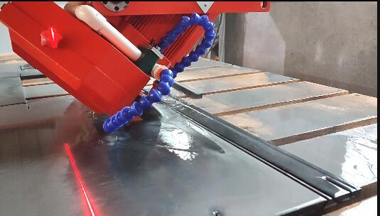 Sierra de puente para piedra monobloque CNC de cinco ejes con sistema italiano