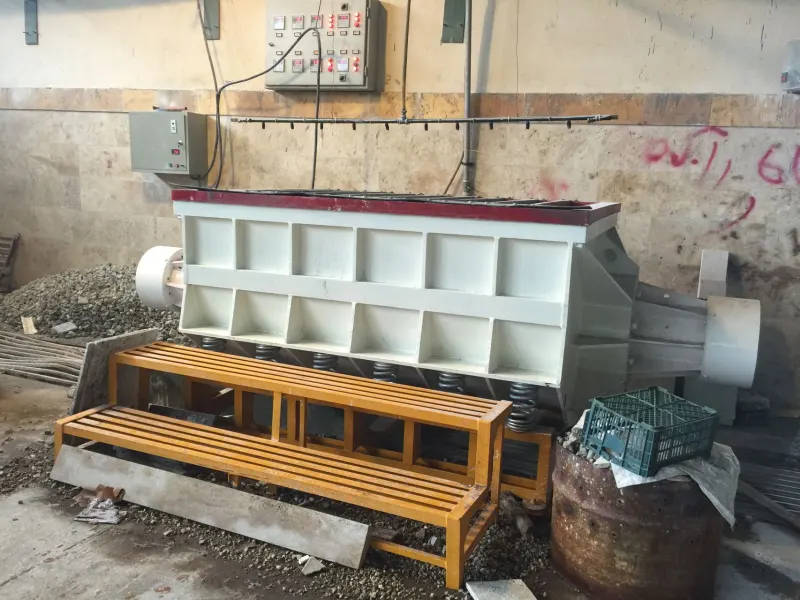 Liniowa maszyna wibracyjna do wykańczania