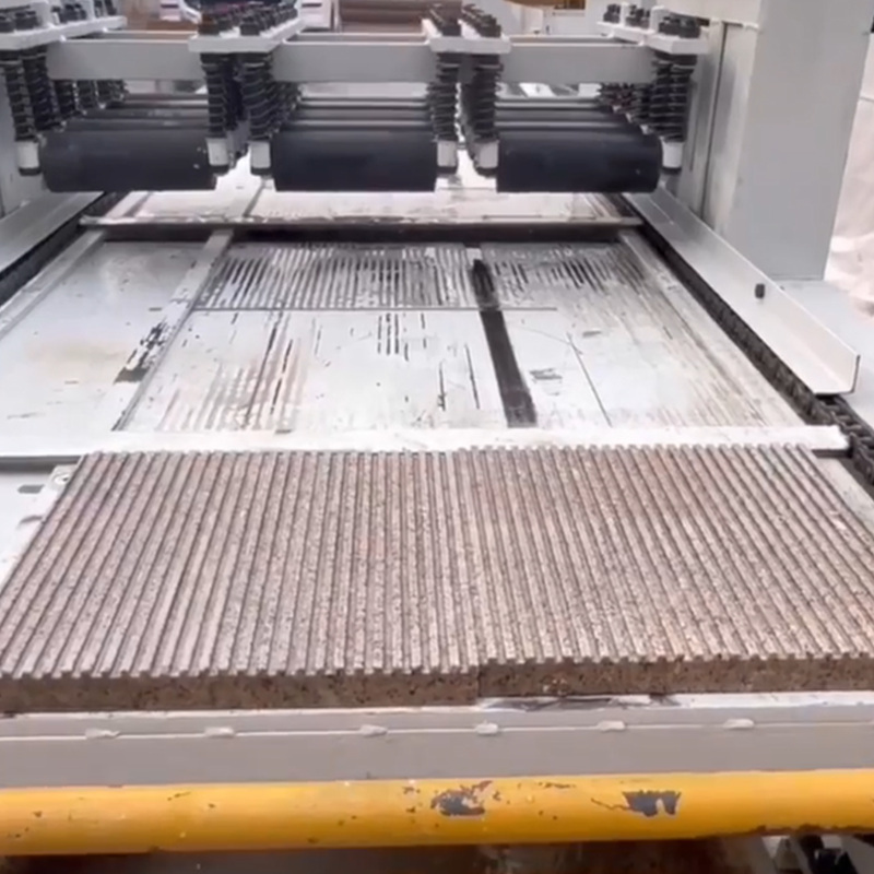 Аутоматска машина за извлачење жице у равнини