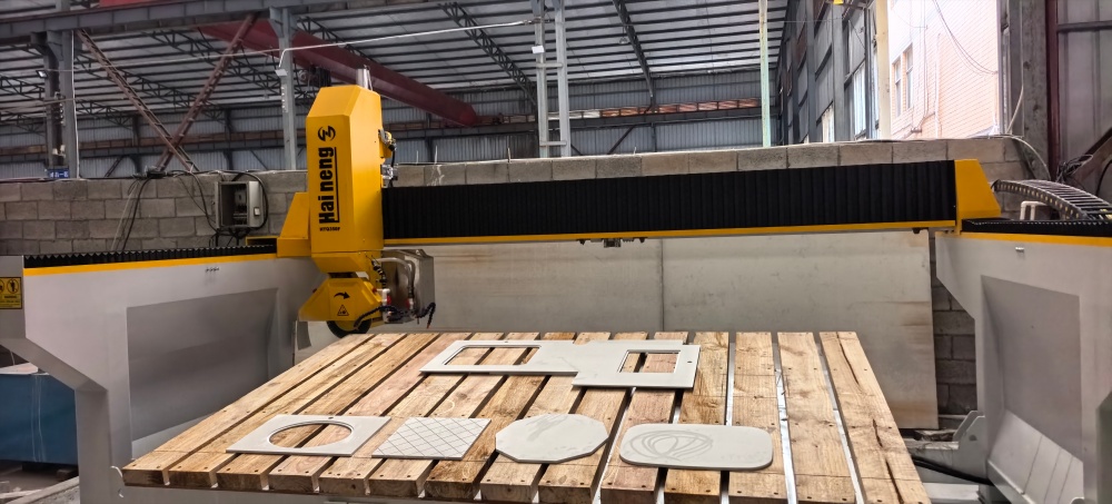 4 Axis bridge saw