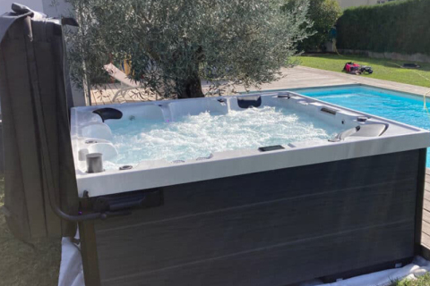 Aufblasbare Whirlpools vs. Outdoor-Whirlpools: Welches ist die richtige Wahl für Sie?