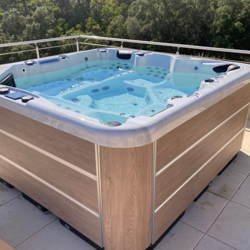 outdoor massage bathtub