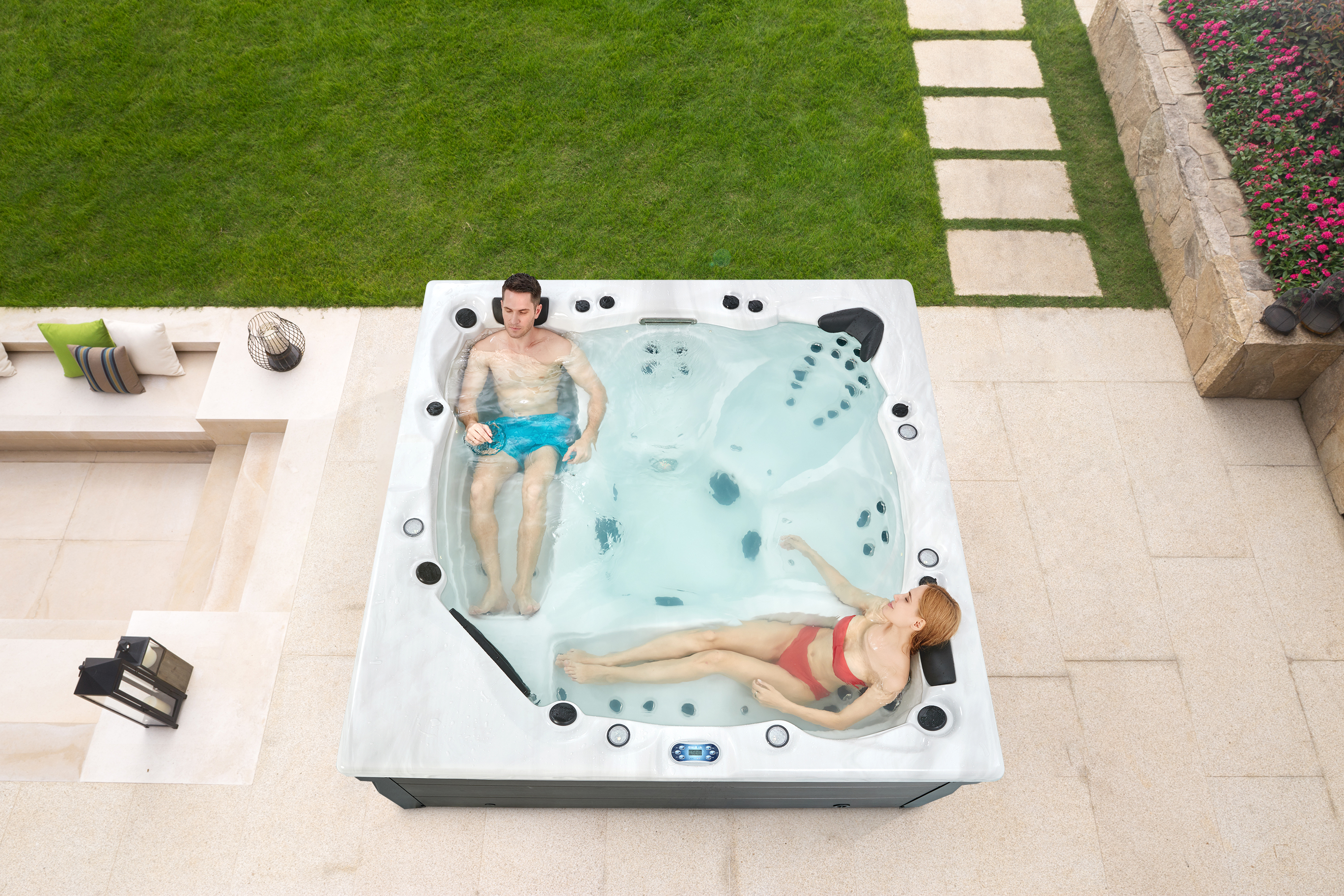 outdoor massage bathtub