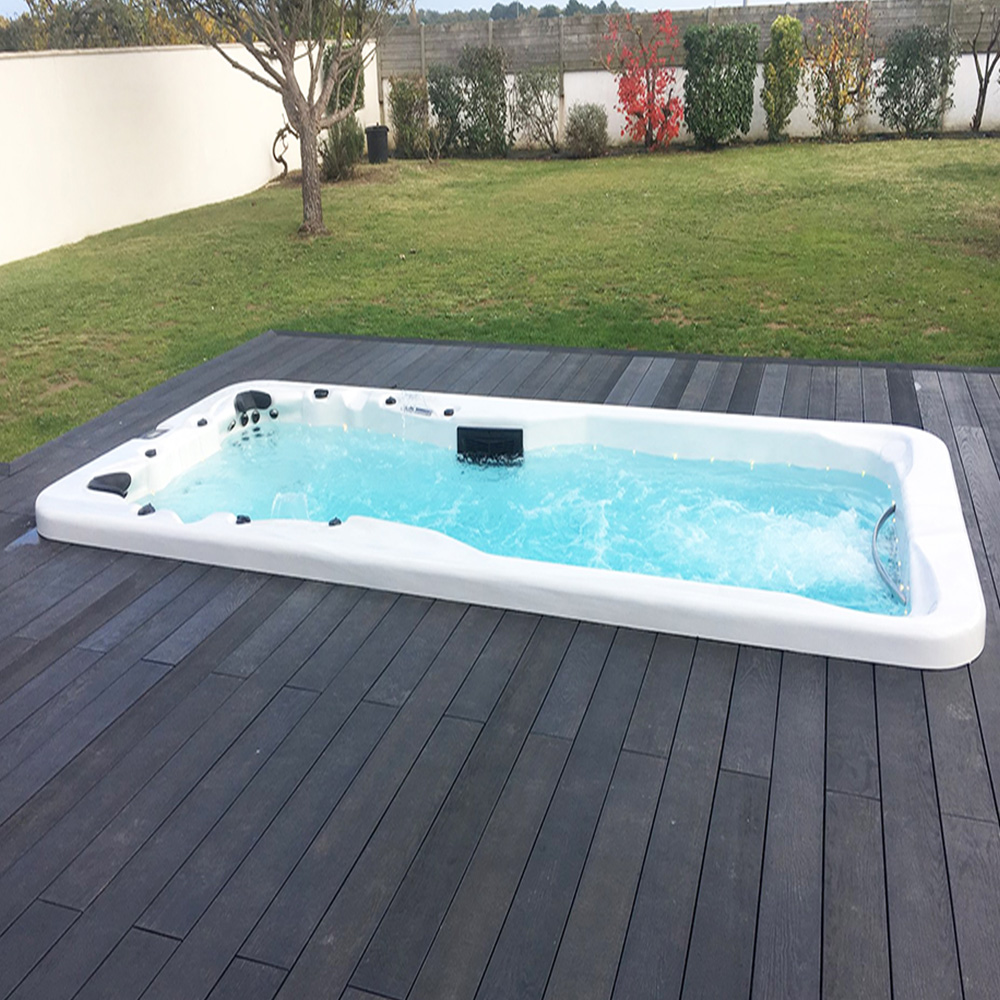 swim spa bathtub