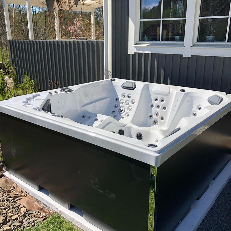 outdoor massage bathtub