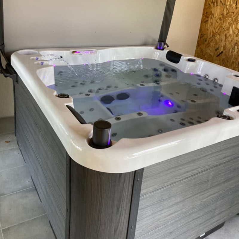 outdoor massage bathtub