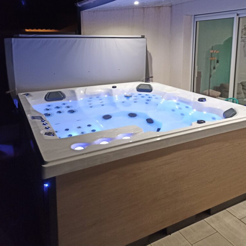 outdoor massage bathtub