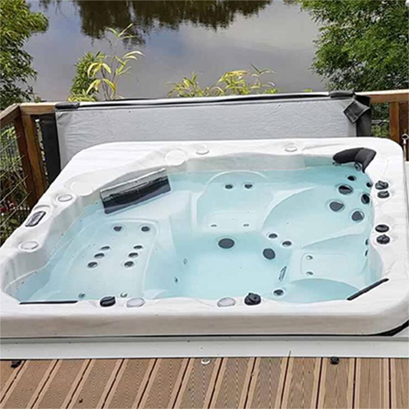 outdoor jacuzzi bathtub