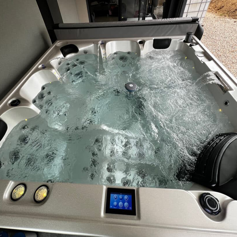 outdoor whirlpool hot tub