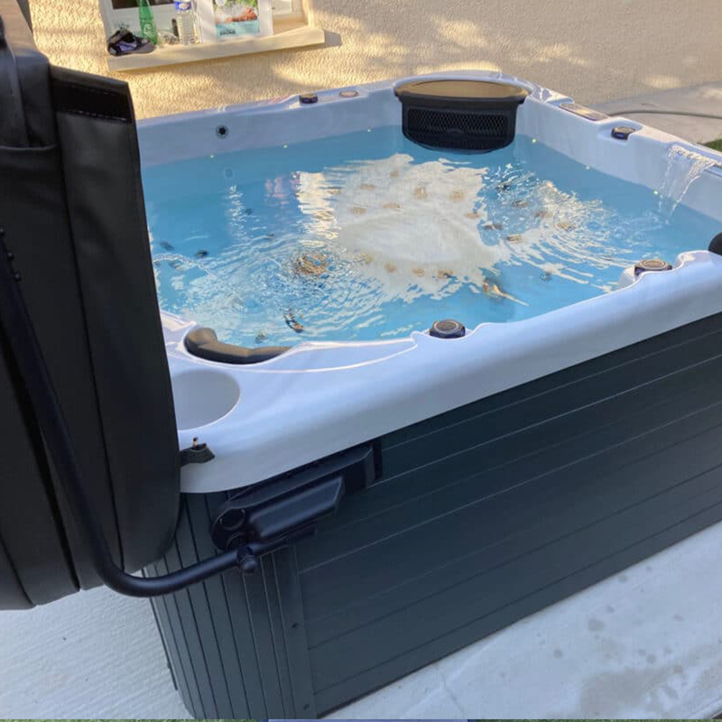 hot water tub outdoor