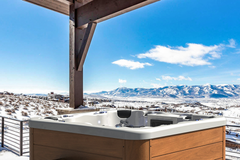How to maximize the comfort of your outdoor hot bathtub?