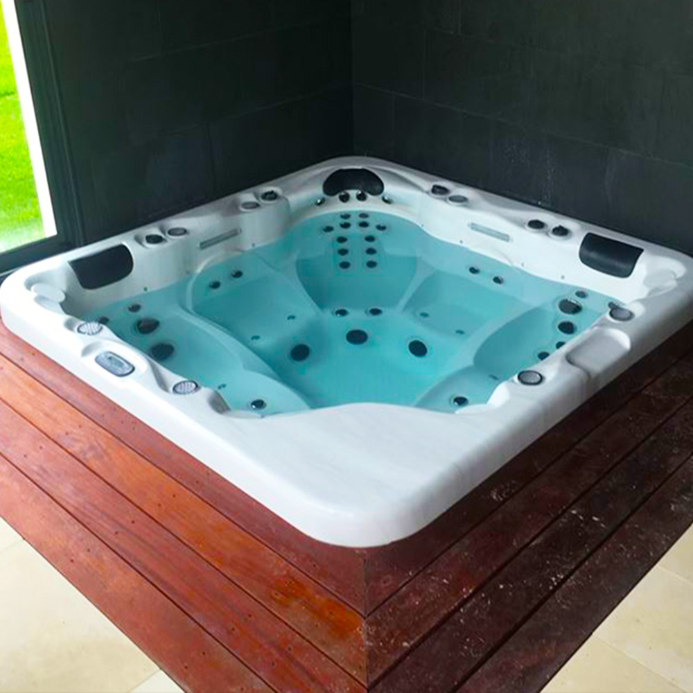 outdoor jacuzzi bathtub