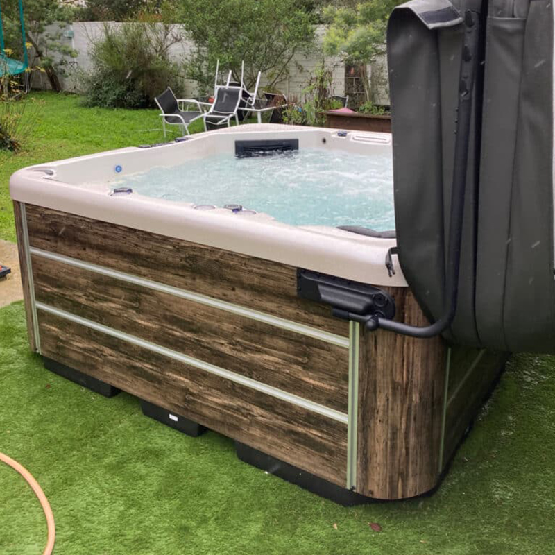 outdoor garden hot tub