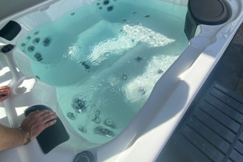 Jakie czynniki wpływają na cenę wanien jacuzzi zewnętrznych?