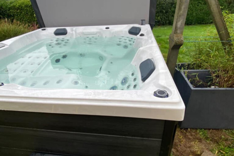 How to get rid of bacteria in outdoor spa hot tubs?