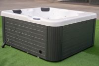 Luxusní masáž pro 4 osoby, aromaterapie, vířivka