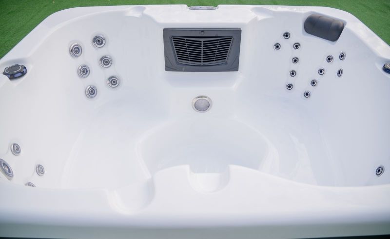 Spa esterna per 4 persone con giardino in villa