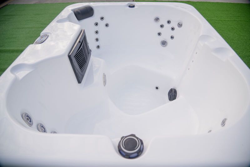 Spa esterna per 4 persone con giardino in villa
