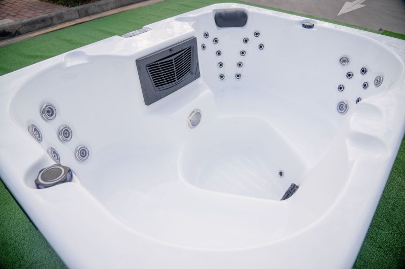 Spa esterna per 4 persone con giardino in villa