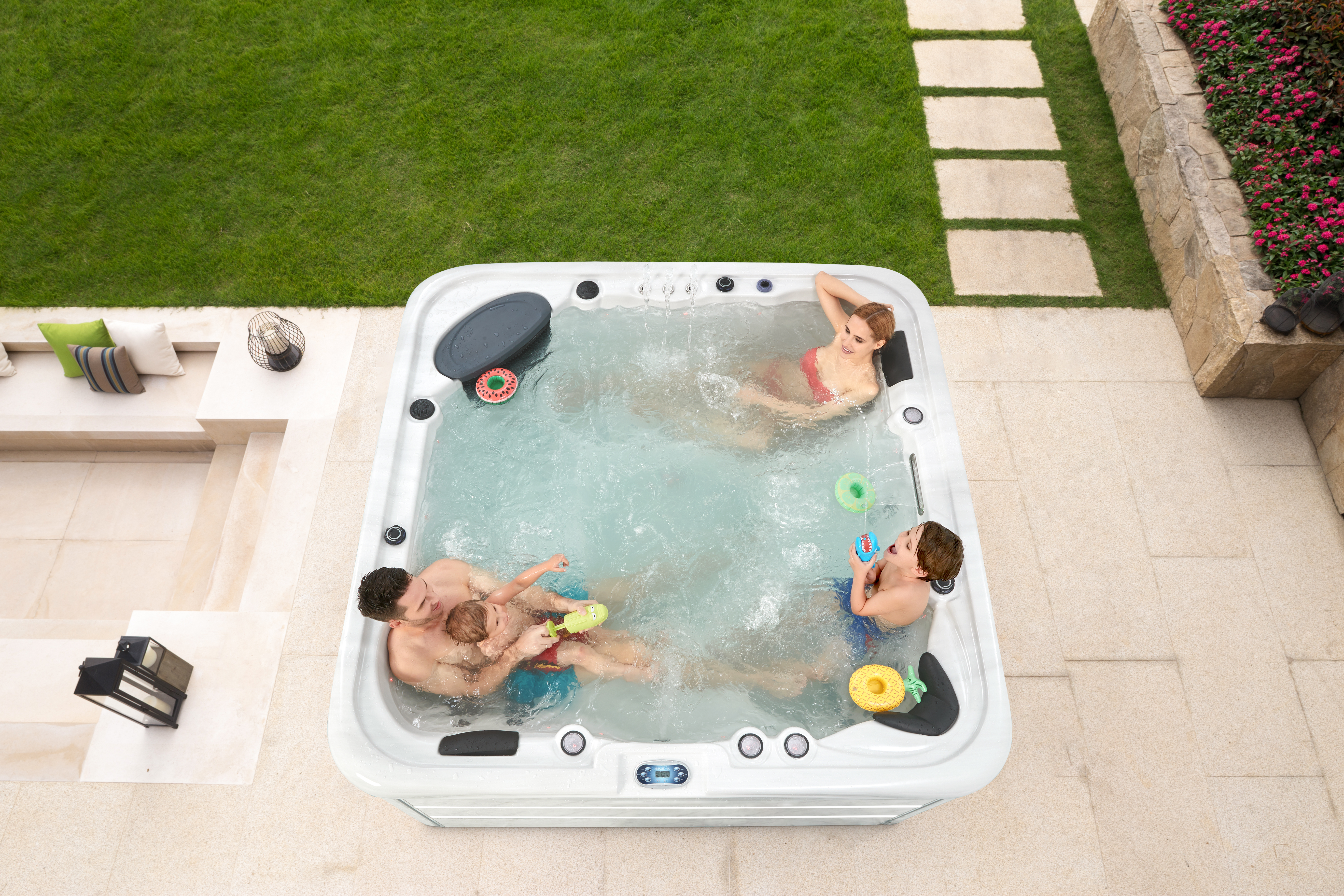 jacuzzi bathtub outdoor