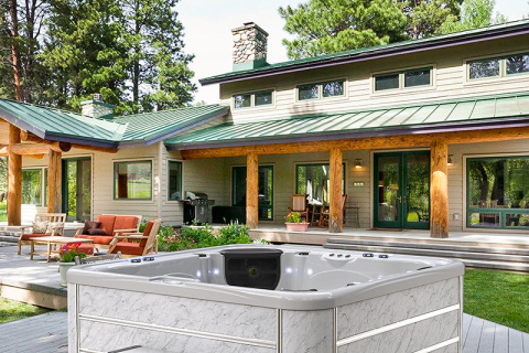 Onko ulkokylpyammeessa UV-suojapinnoite?