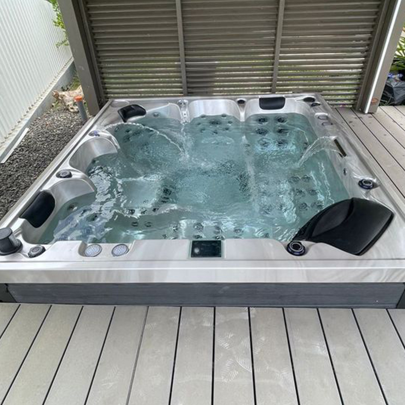 outdoor hot tub