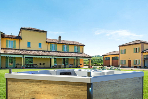 Y a-t-il une différence entre une baignoire à jet et une baignoire jacuzzi ?