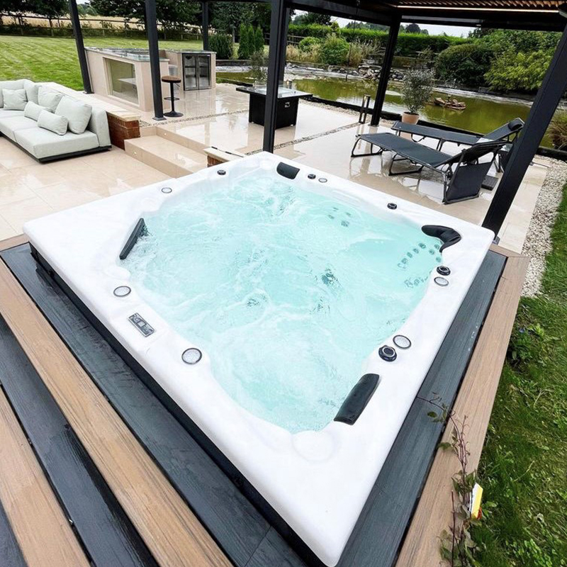 outdoor hot tub