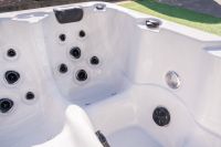 Dvostruki Sweethearts Spa s 29 mlaznica za masažu